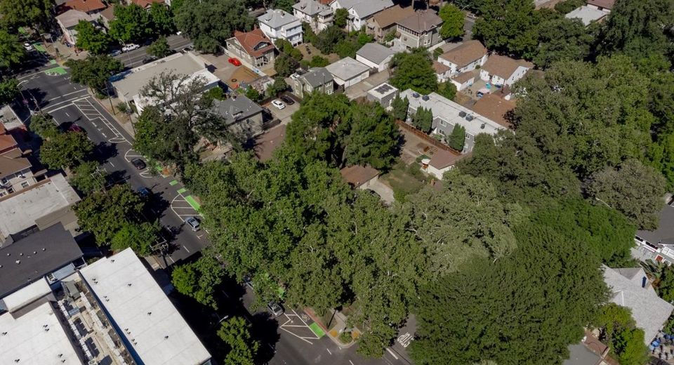 2017 10th St, Sacramento, CA 95818 Photo