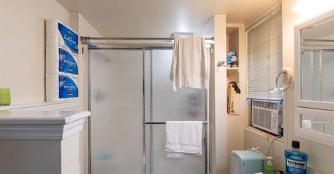 2017 10th St, Sacramento, CA 95818 Photo