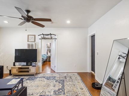 2017 10th St, Sacramento, CA 95818 Photo