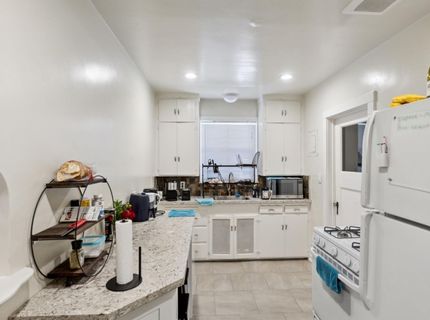 2017 10th St, Sacramento, CA 95818 Photo