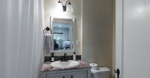 2017 10th St, Sacramento, CA 95818 Photo