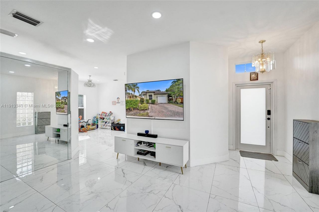 4118 Sapphire Ter, Weston, FL 33331 Photo