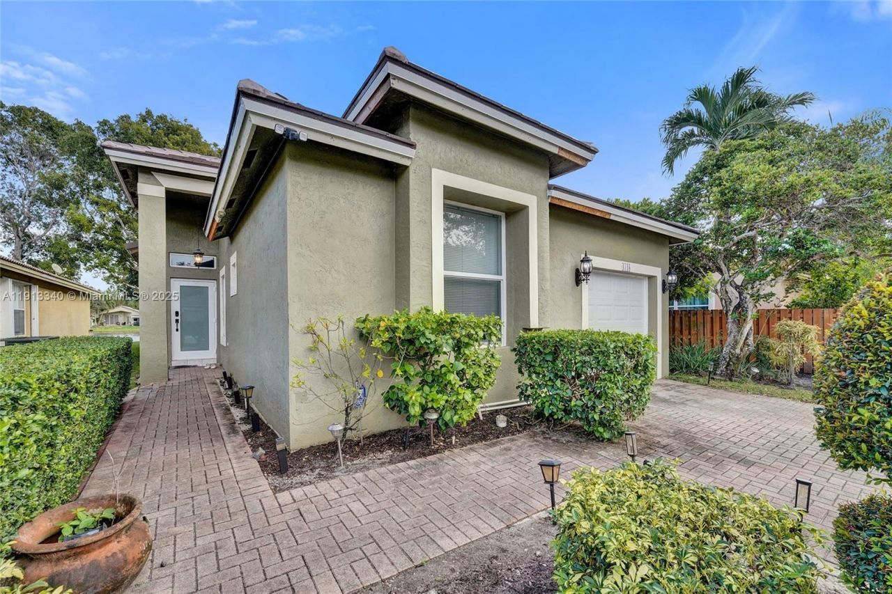 4118 Sapphire Ter, Weston, FL 33331 Photo