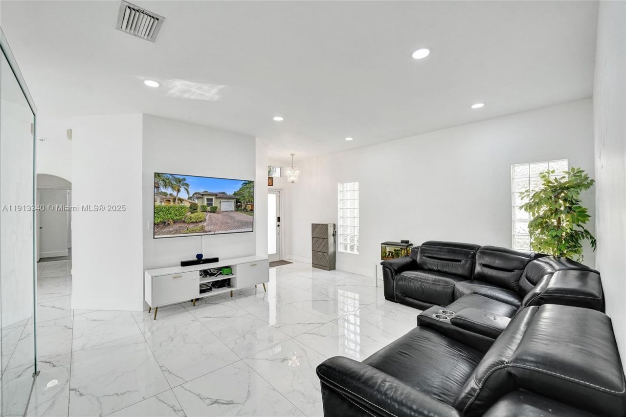 4118 Sapphire Ter, Weston, FL 33331 Photo