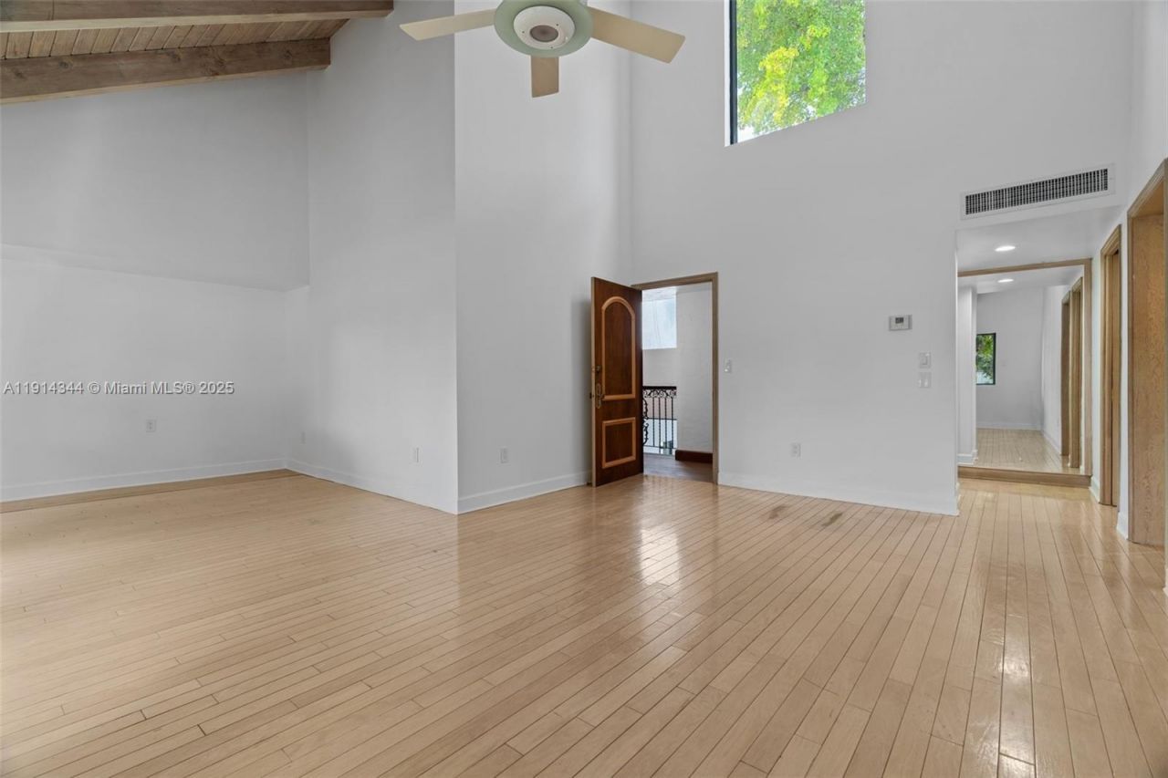 20215 W Oak Haven Cir, Miami, FL 33179 Photo