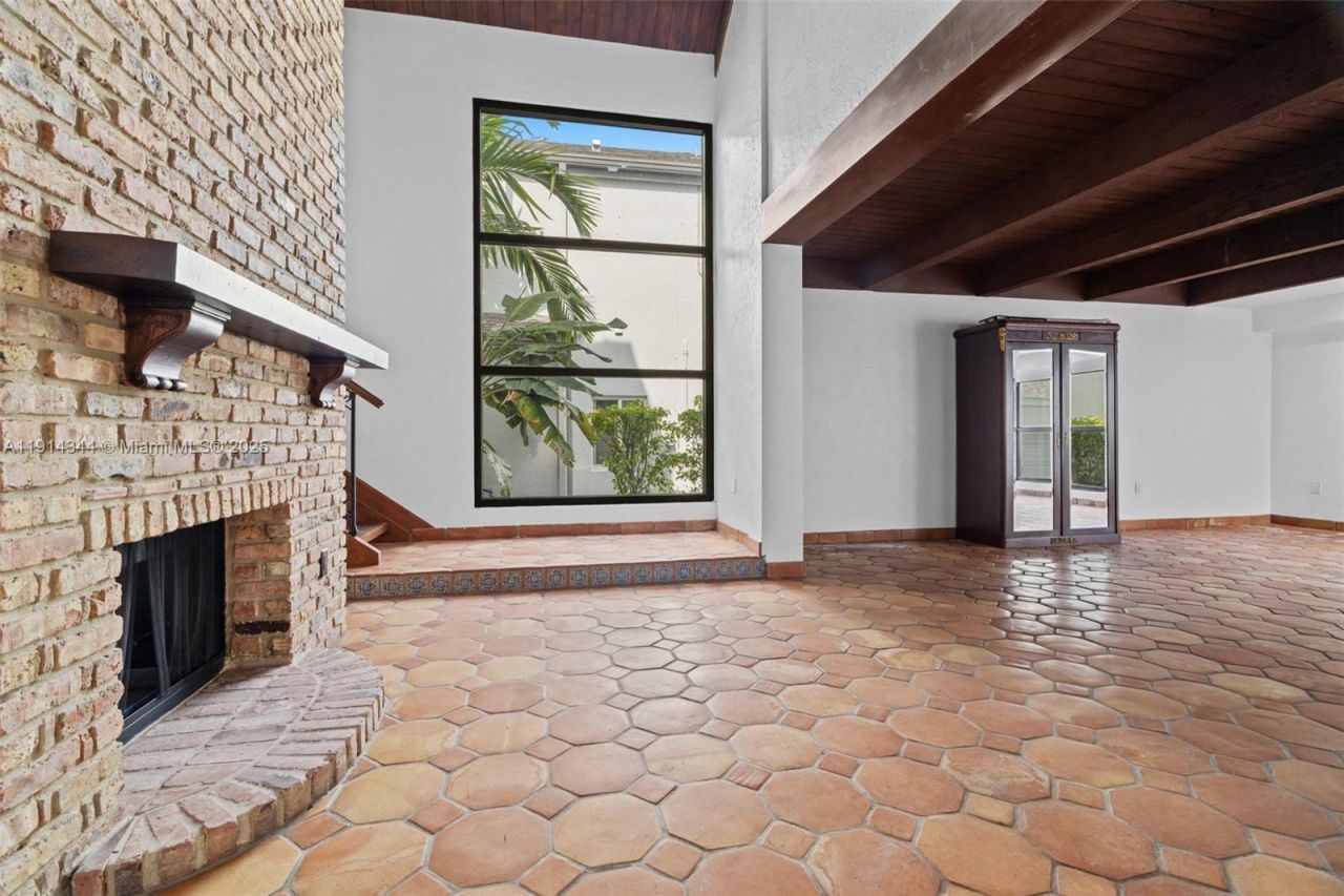 20215 W Oak Haven Cir, Miami, FL 33179 Photo