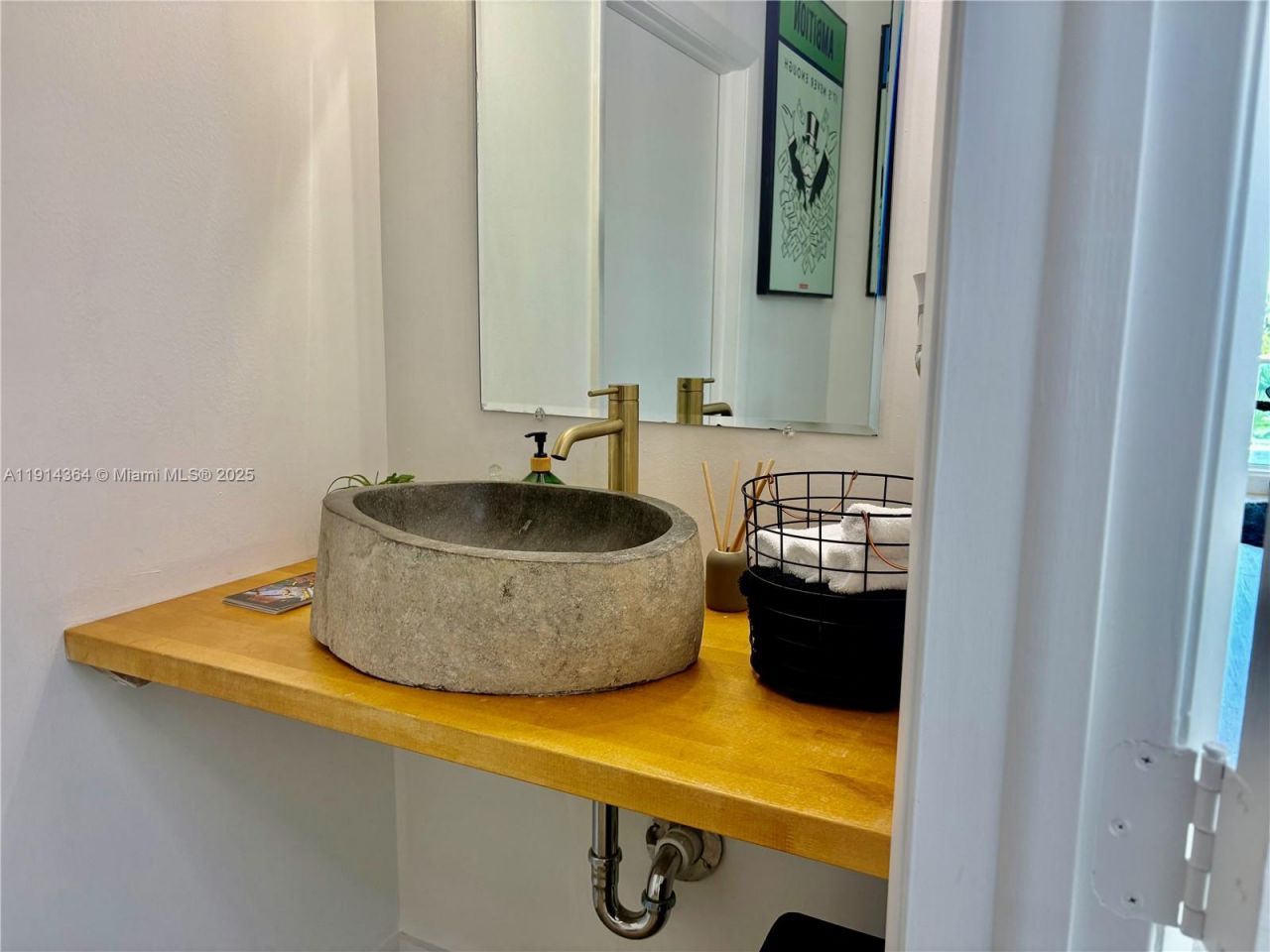 1800 N Bayshore Dr, Unit 306, Miami, FL 33132 Photo