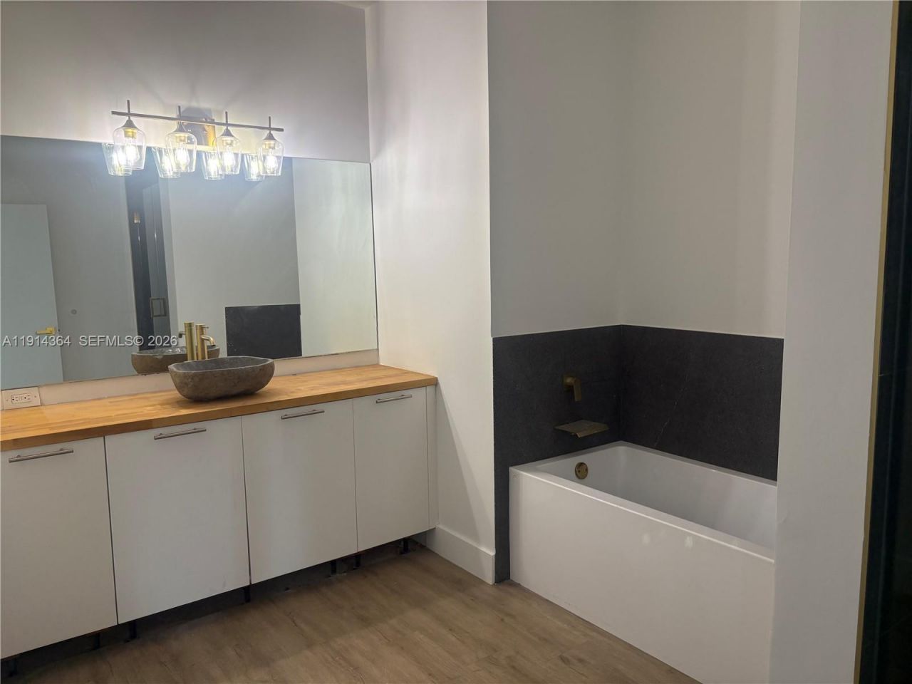 1800 N Bayshore Dr, Unit 306, Miami, FL 33132 Photo