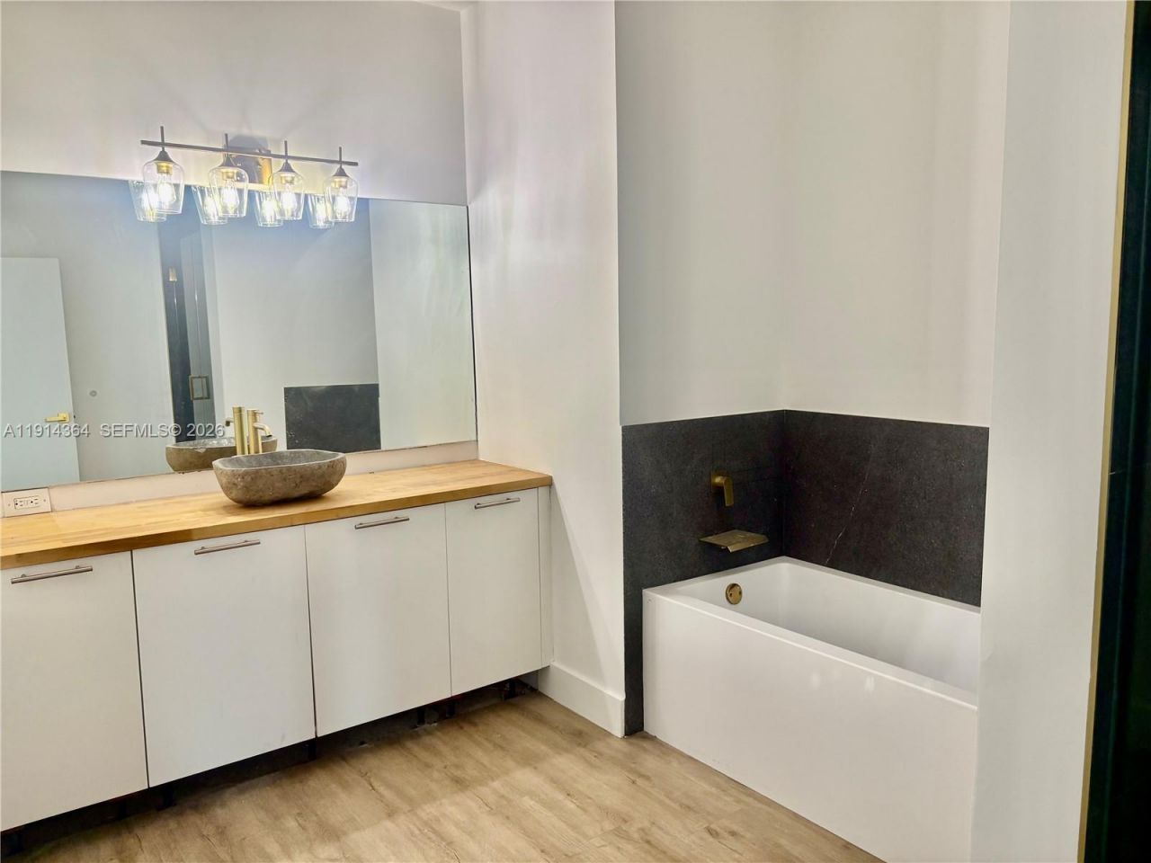 1800 N Bayshore Dr, Unit 306, Miami, FL 33132 Photo