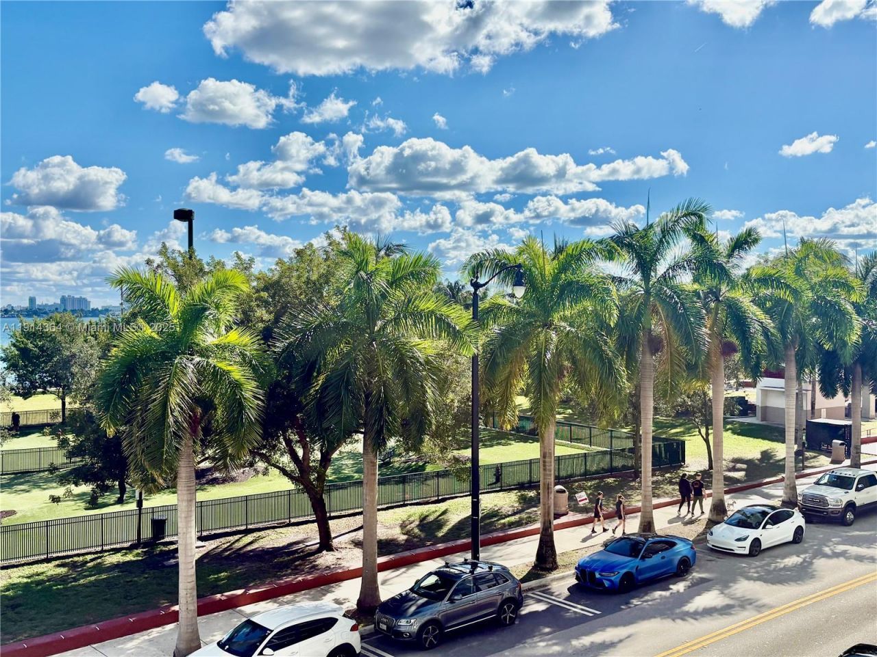 1800 N Bayshore Dr, Unit 306, Miami, FL 33132 Photo