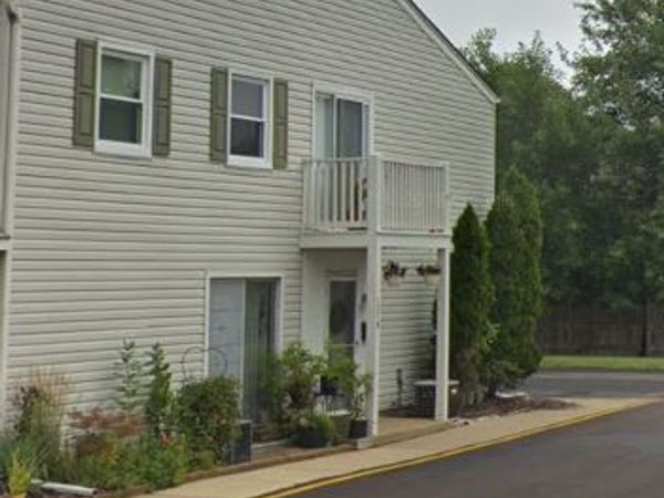 157 Peter Court, Unit D, Bartlett, IL 60103