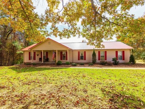 715 Pine Ridge Rd, Lexington, TN 38351