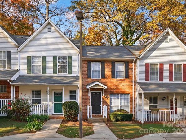 6407 Windsor Gate Lane, Charlotte, NC 28215