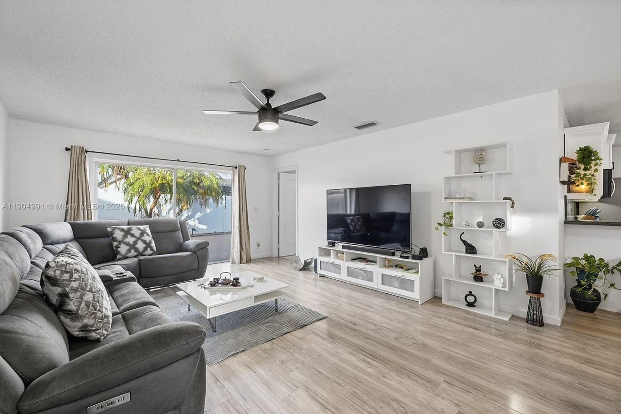 17753 SW 24th Ct, Miramar, FL 33029 Photo