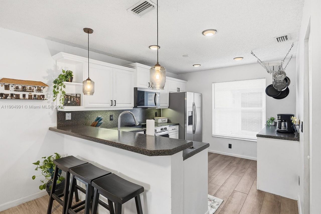 17753 SW 24th Ct, Miramar, FL 33029 Photo