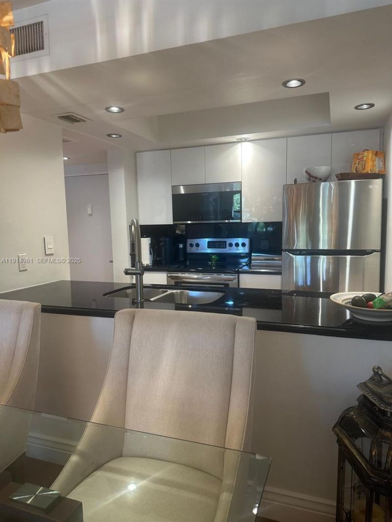 8180 Geneva Ct, Unit 219, Doral, FL 33166 Photo