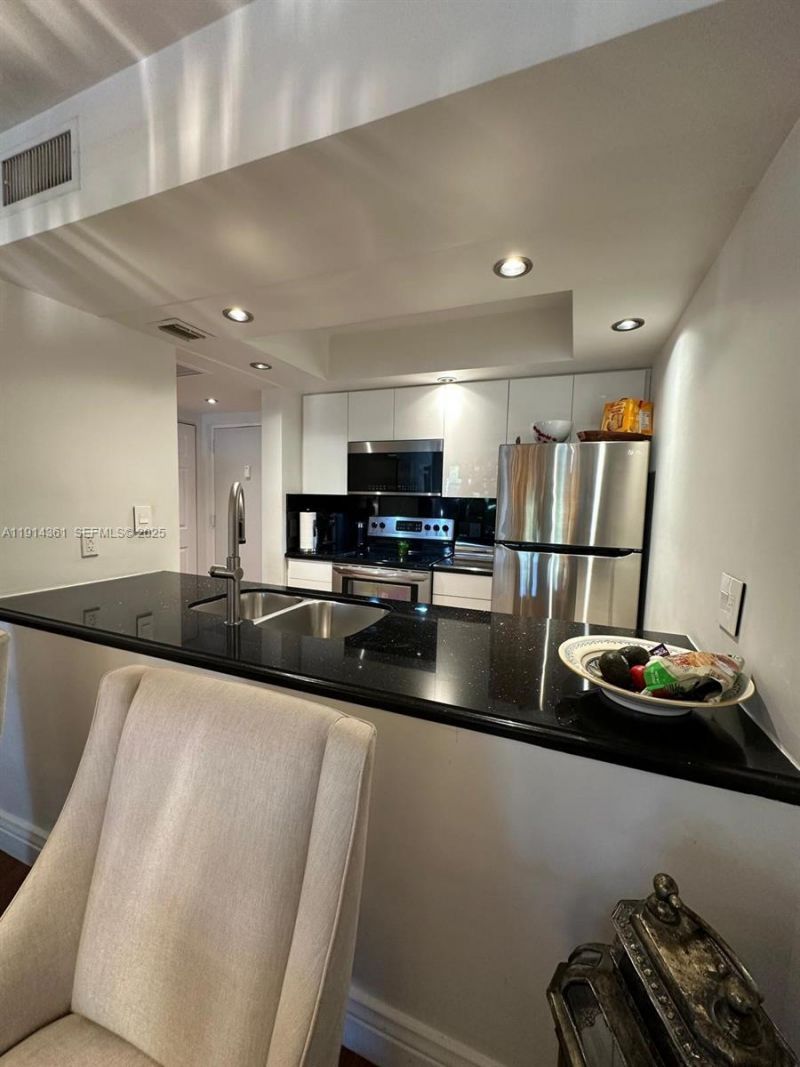 8180 Geneva Ct, Unit 219, Doral, FL 33166 Photo