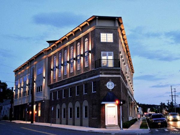 226 New York Avenue, Unit 302, Huntington, NY 11743