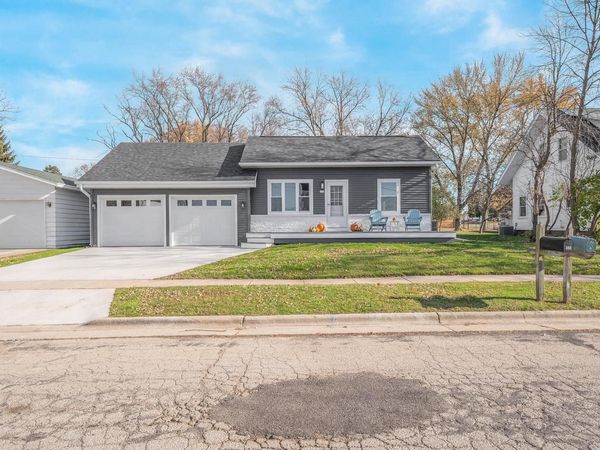 303 S 1ST AVENUE, Winneconne, WI 54986