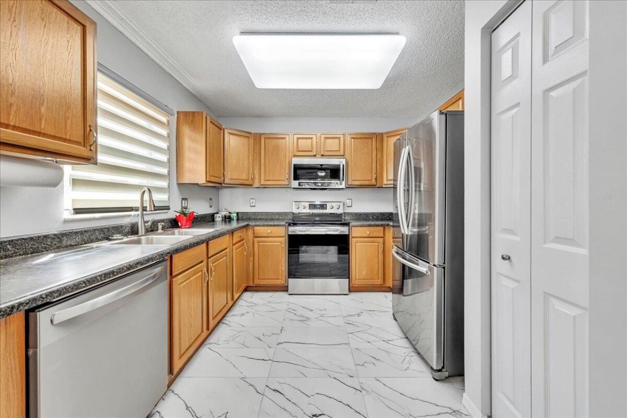 6379 NW 38th Drive, Coral Springs, FL 33067 Photo