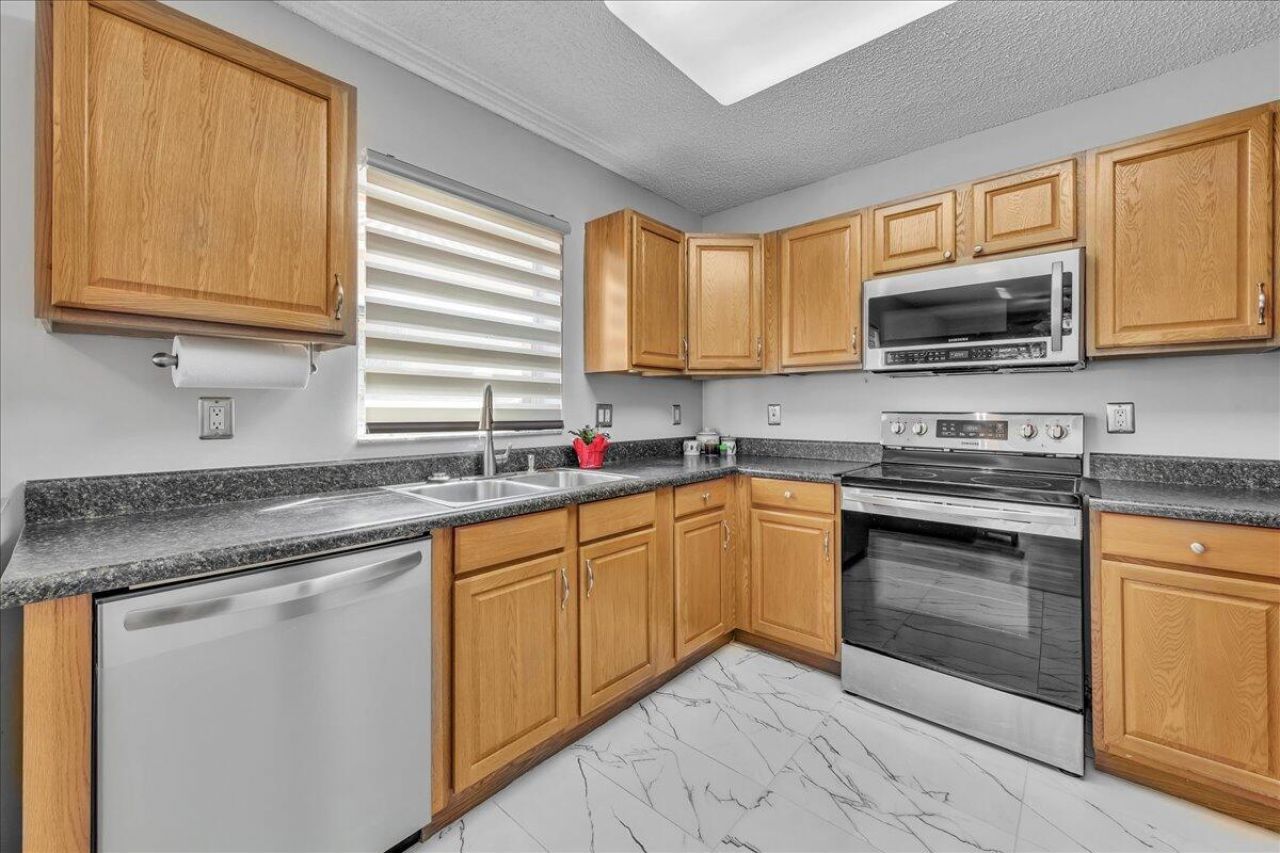 6379 NW 38th Drive, Coral Springs, FL 33067 Photo