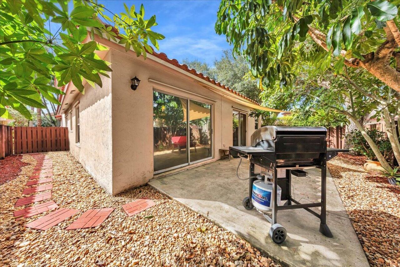 6379 NW 38th Drive, Coral Springs, FL 33067 Photo