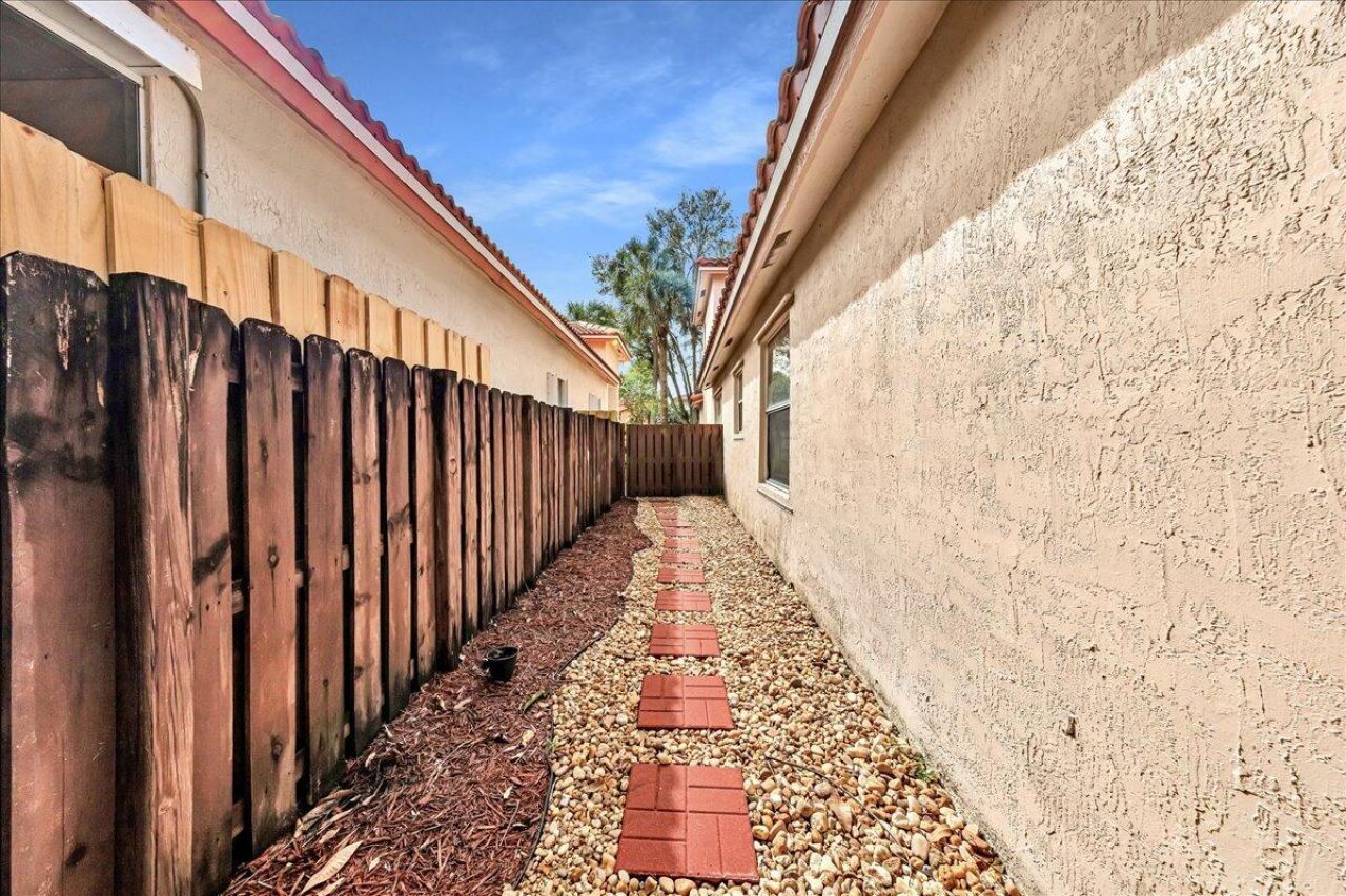 6379 NW 38th Drive, Coral Springs, FL 33067 Photo