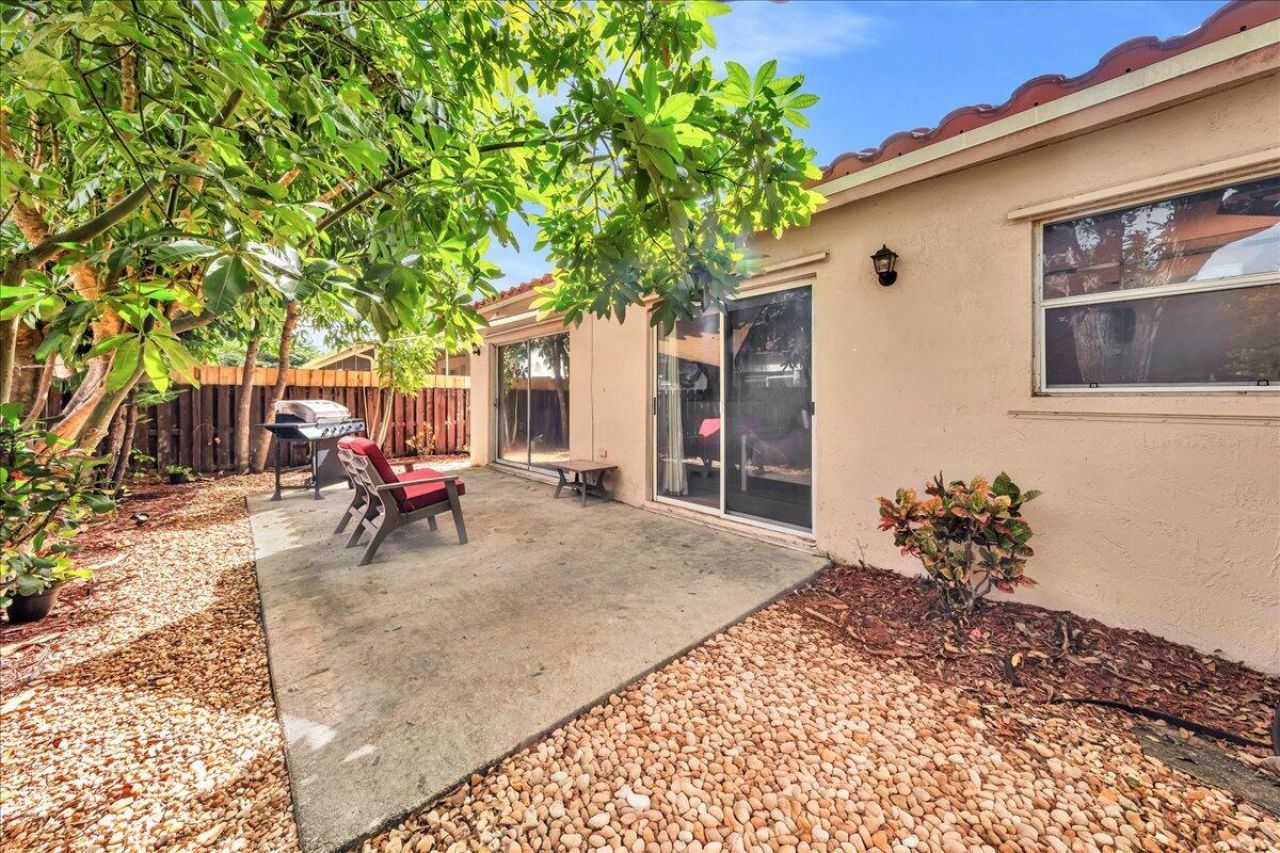 6379 NW 38th Drive, Coral Springs, FL 33067 Photo