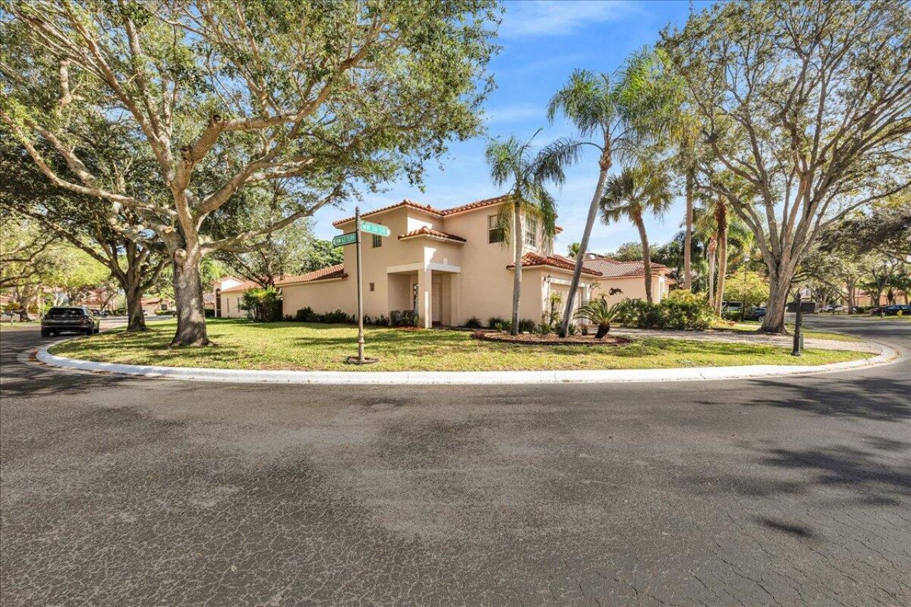 6379 NW 38th Drive, Coral Springs, FL 33067 Photo