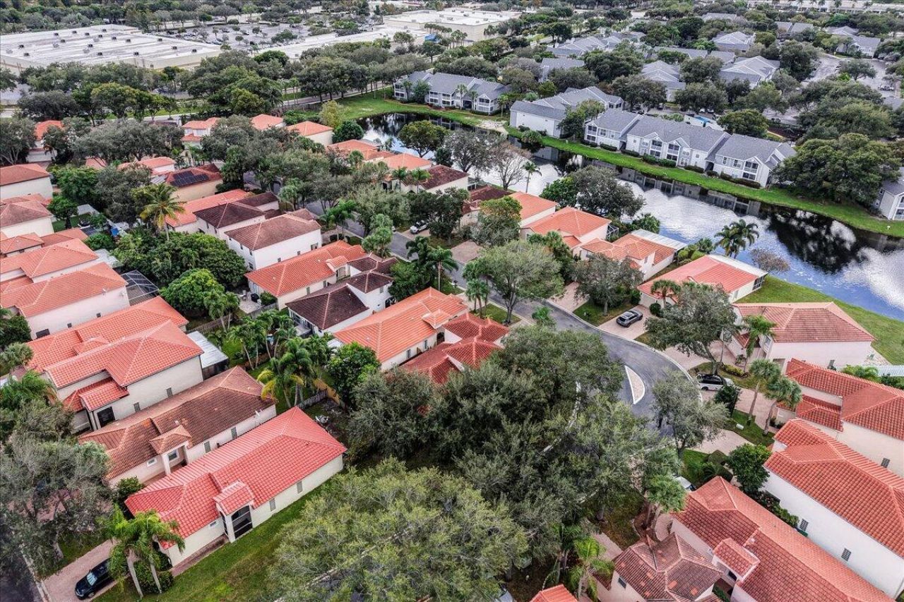 6379 NW 38th Drive, Coral Springs, FL 33067 Photo