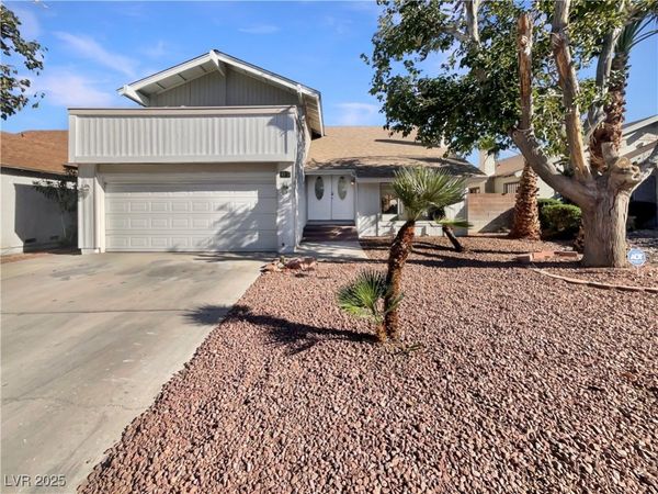 4870 Summerhill Road, Las Vegas, NV 89121