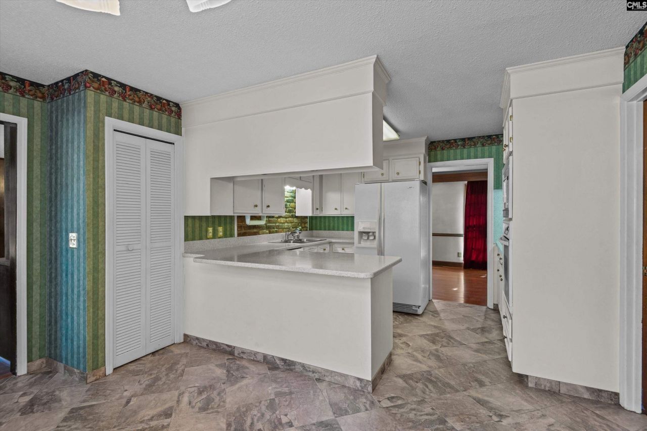 64 Olde Springs Road Photo 11