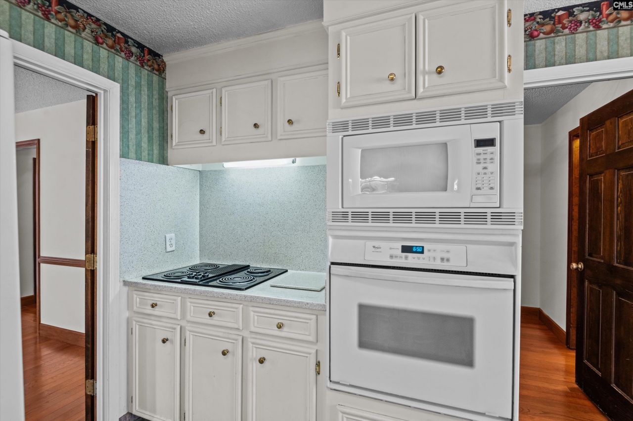 64 Olde Springs Road Photo 13