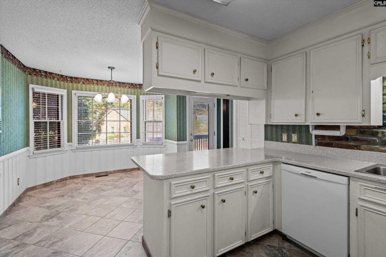 64 Olde Springs Road Photo 14