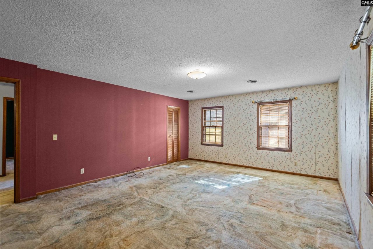 64 Olde Springs Road Photo 17