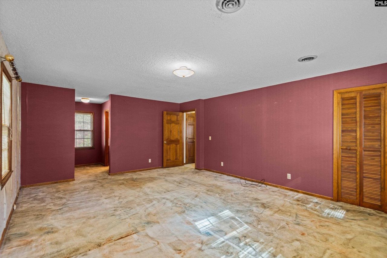 64 Olde Springs Road Photo 18