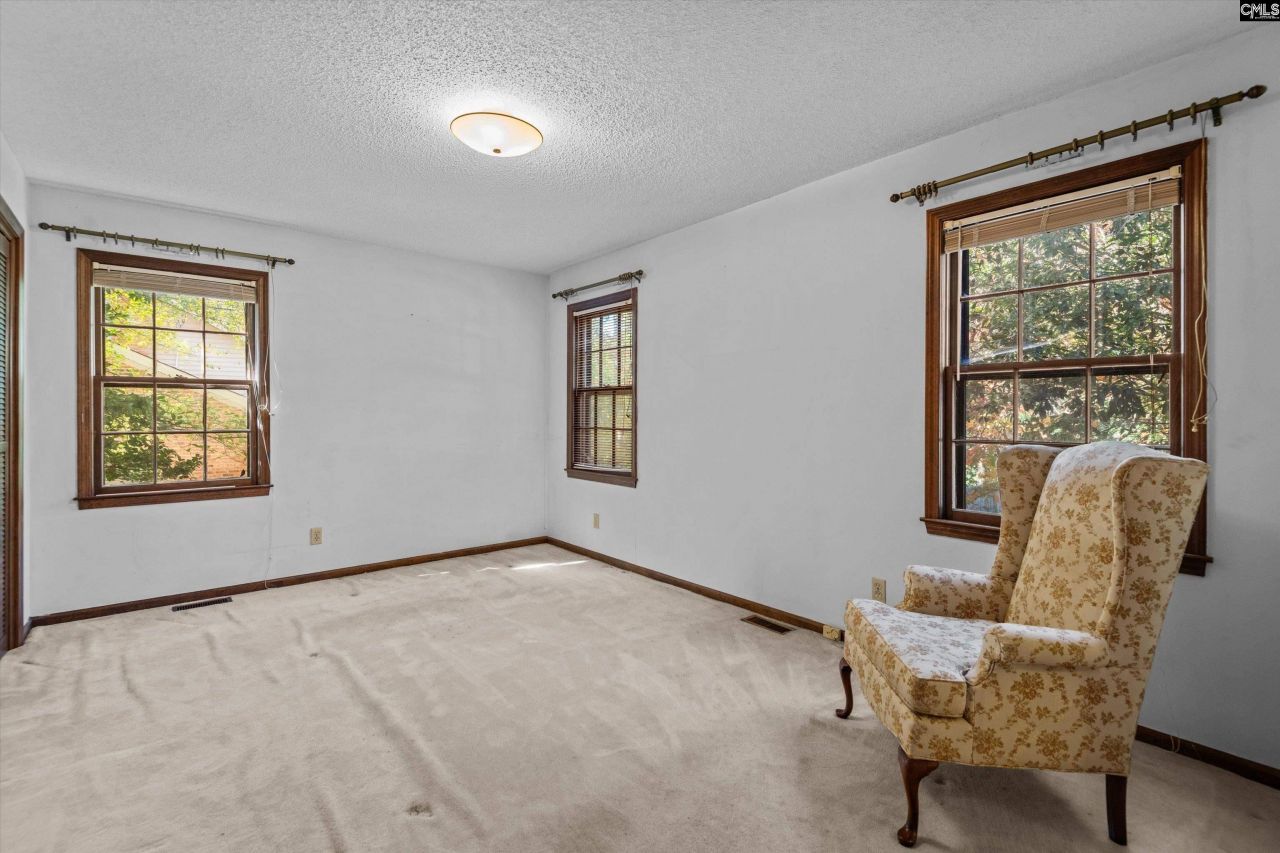 64 Olde Springs Road Photo 20