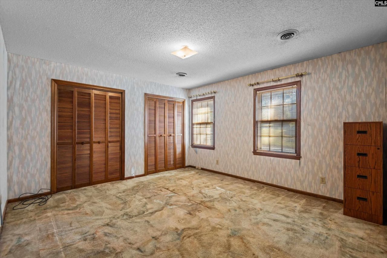 64 Olde Springs Road Photo 26