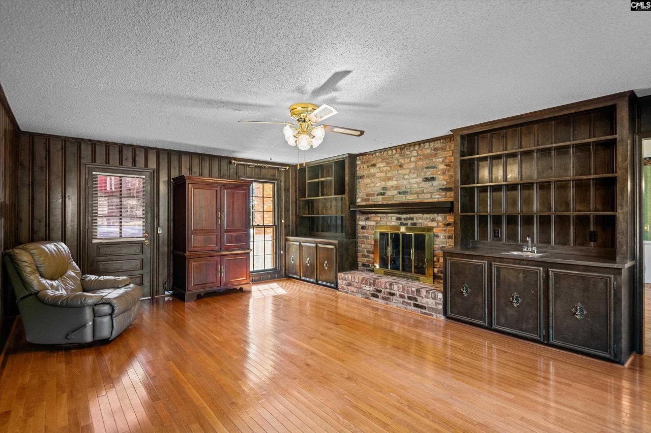 64 Olde Springs Road Photo 9