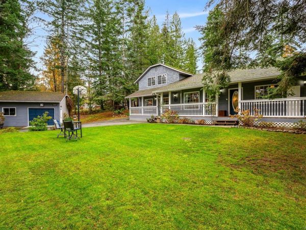 777 Salsbury Rd, Courtenay, BC V9N 9M2