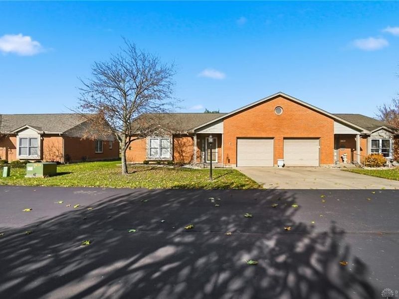 704 Terrace Court, Trenton, OH 45067 Photo 2