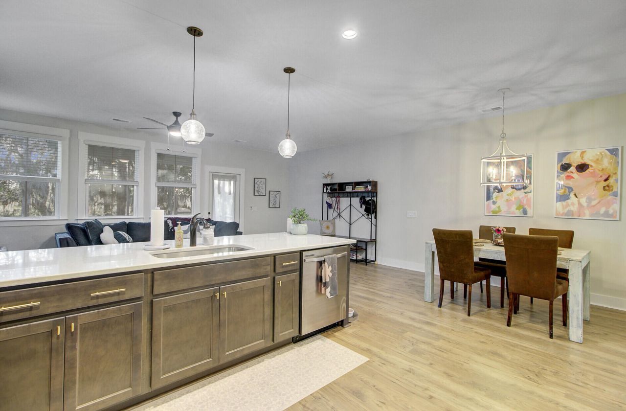 7749 Park Gate Drive Photo 12