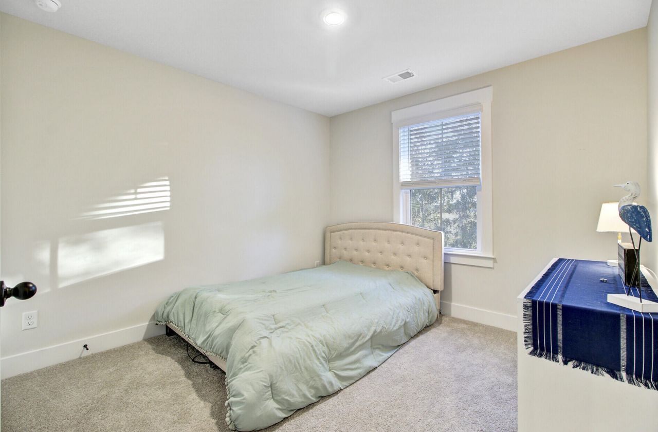 7749 Park Gate Drive Photo 25