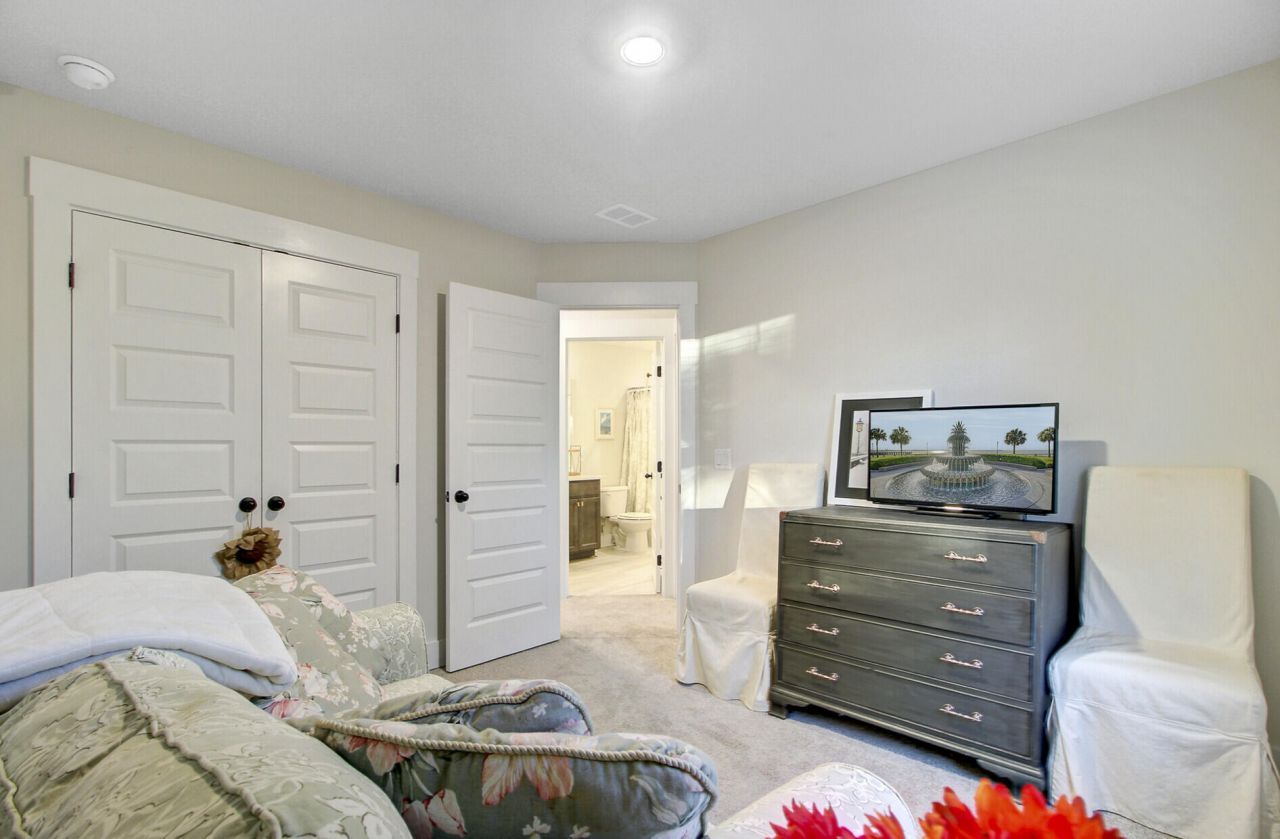 7749 Park Gate Drive Photo 29