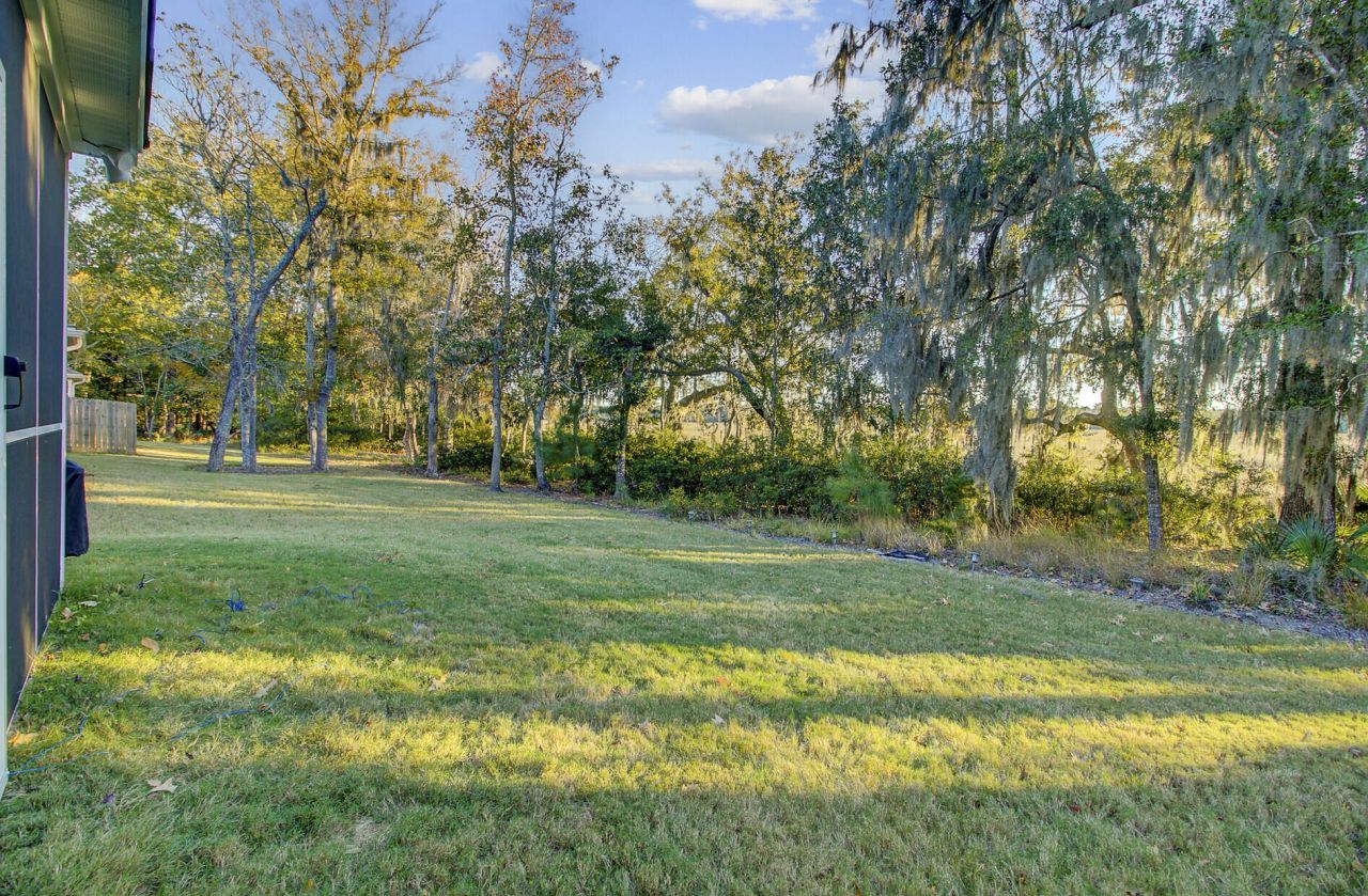 7749 Park Gate Drive Photo 32