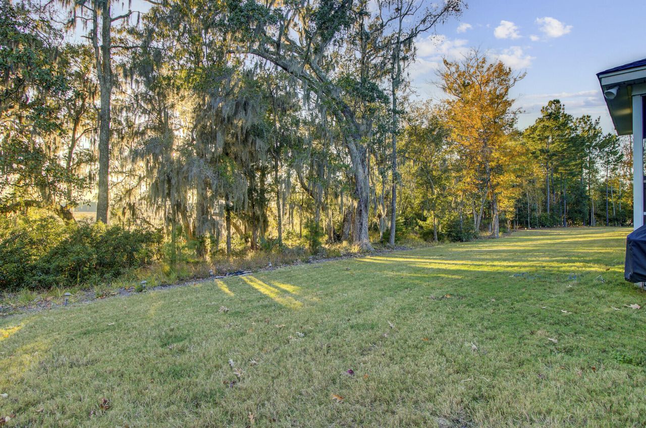 7749 Park Gate Drive Photo 35