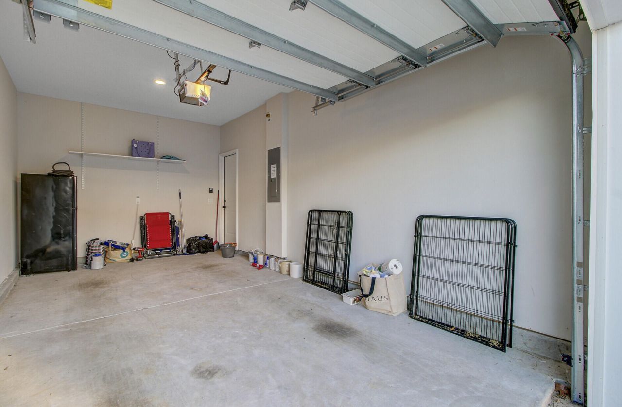 7749 Park Gate Drive Photo 36