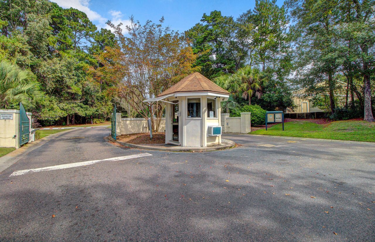 7749 Park Gate Drive Photo 63