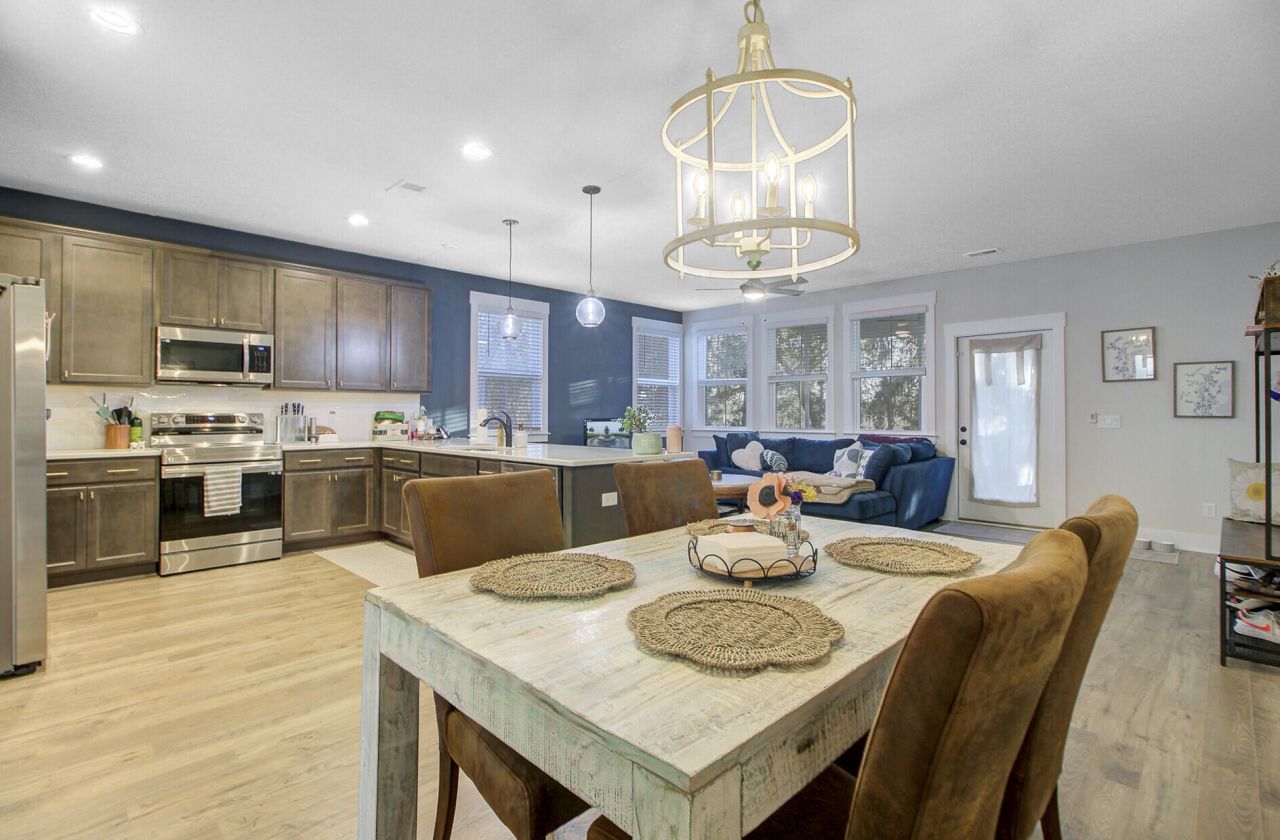 7749 Park Gate Drive Photo 8