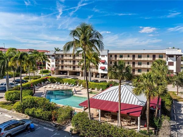 801 River Point DR, Unit 201A, NAPLES, FL 34102